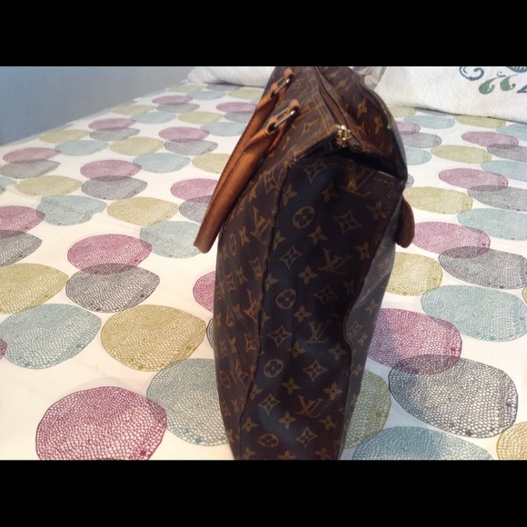 Handbag - Picture 2 of 3